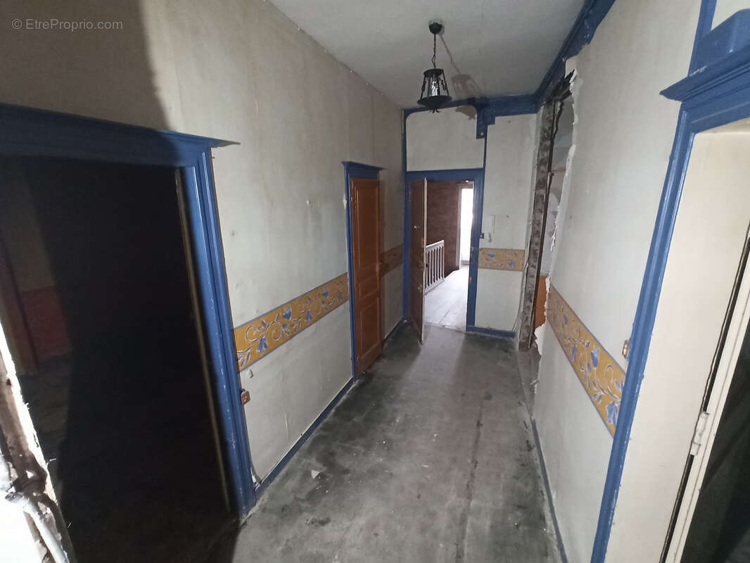 Commerce à SAINT-JUNIEN