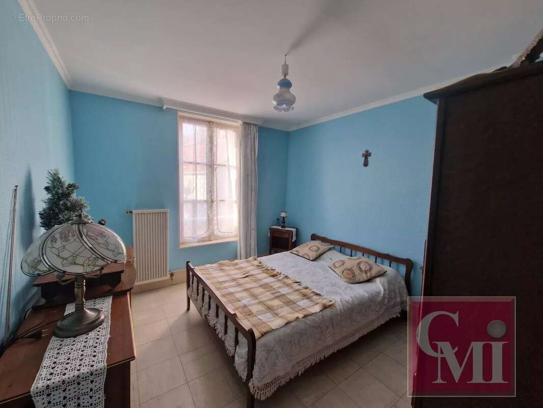 Appartement à BREUX-JOUY