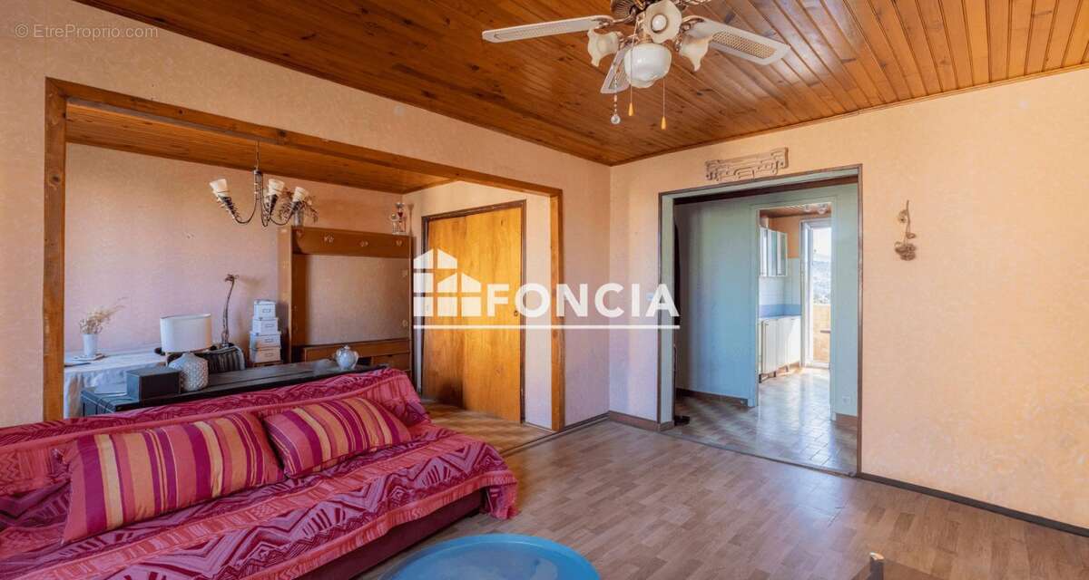Appartement à MARSEILLE-11E