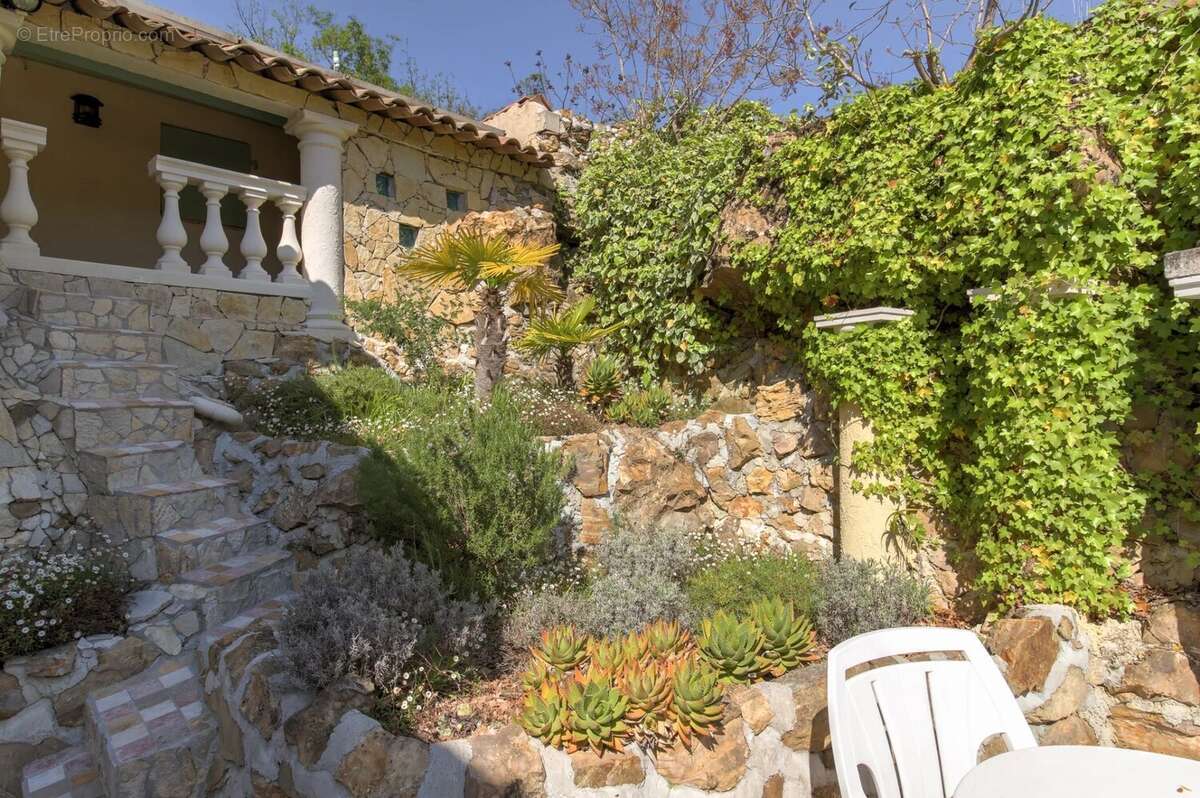 Maison à PIERREFEU