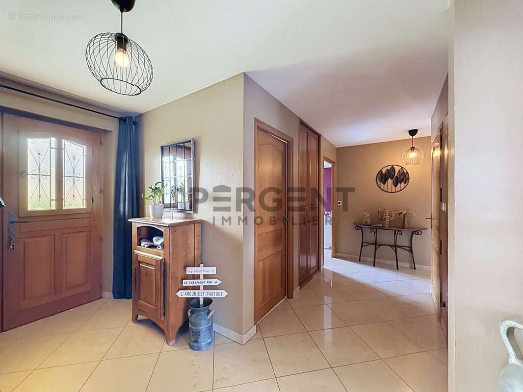 Maison à RENWEZ