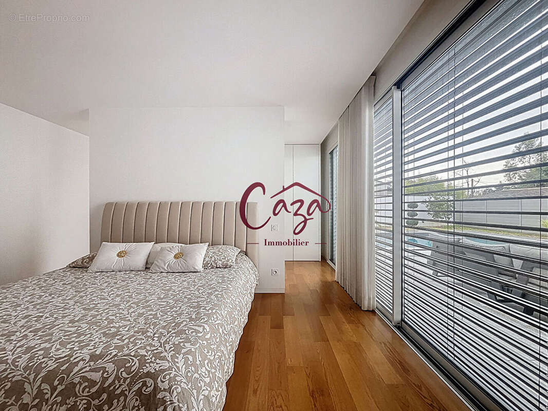 Maison à CAMBLANES-ET-MEYNAC