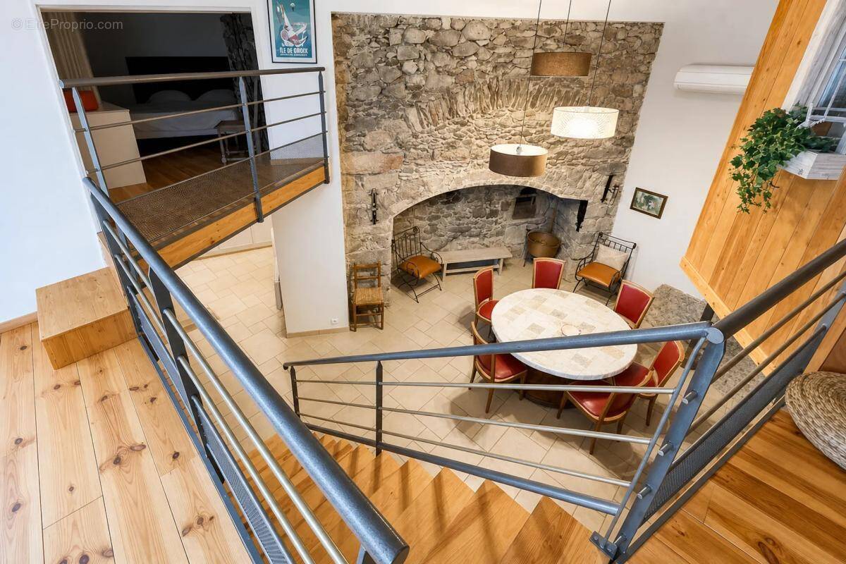Appartement à AX-LES-THERMES