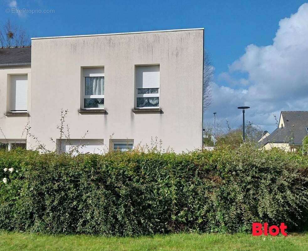 Maison à LA CHAPELLE-DES-FOUGERETZ
