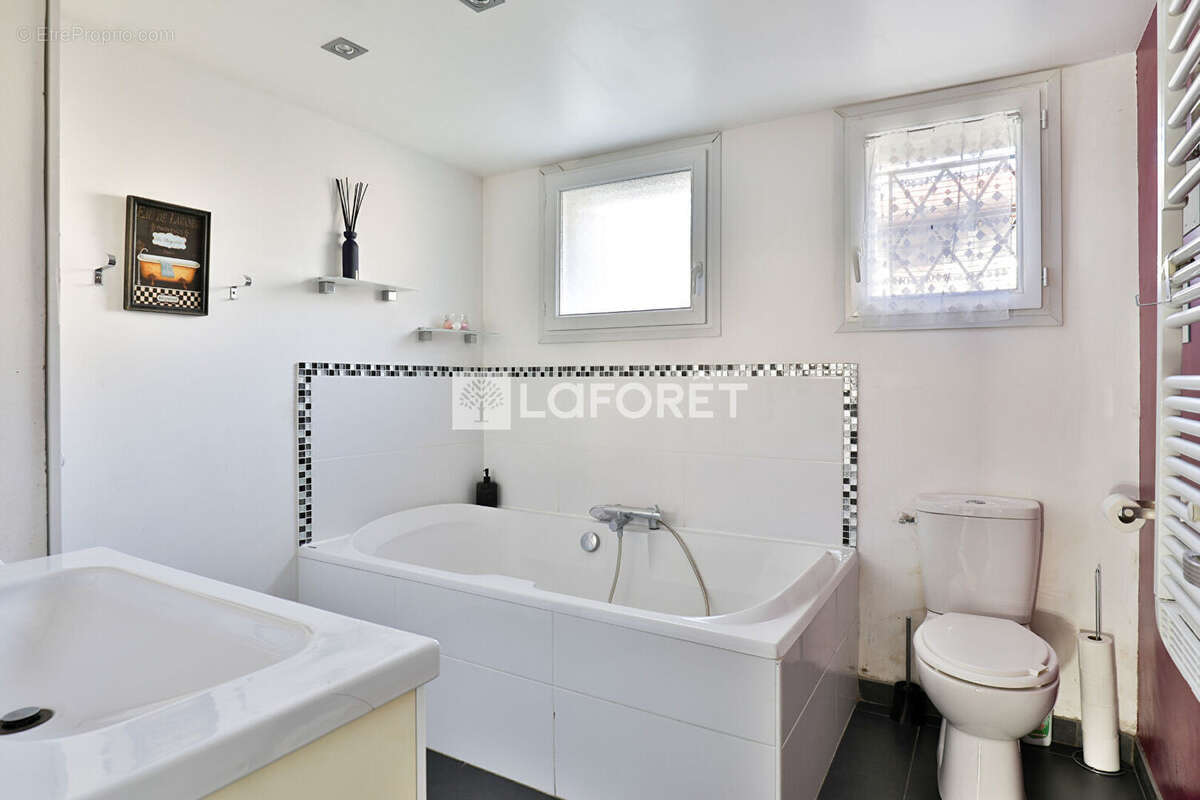 Maison à PARENTIS-EN-BORN