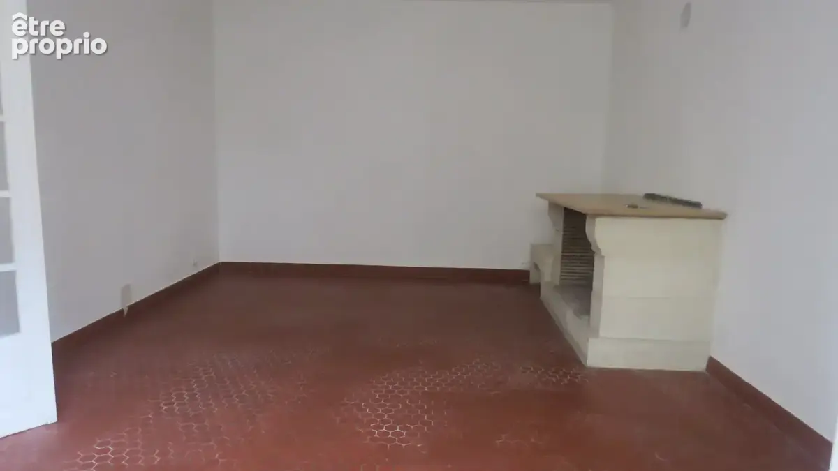 Maison (en pierres) avec une cour privative et une grange (en pierres) Secteur SAINT RAPHAEL - photo 5