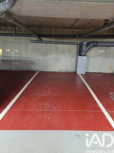 Photo 1 - Parking à ANTONY