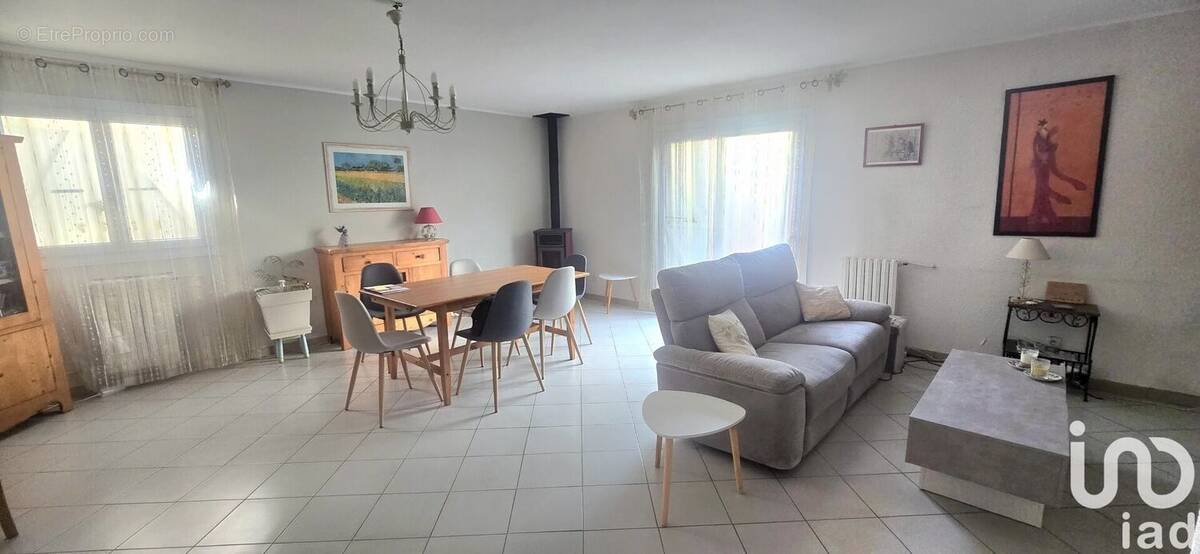 Photo 1 - Maison à MONTBAZIN