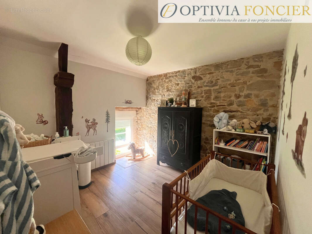 Maison à BOURG-DES-COMPTES