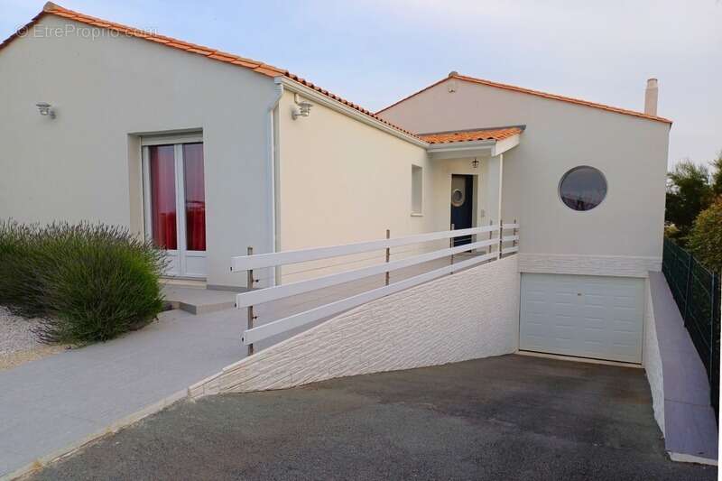 Maison à PORT-DES-BARQUES