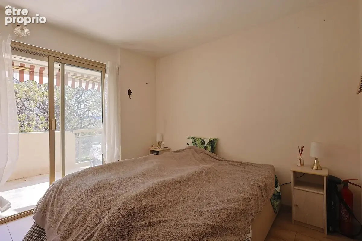 EXCLUSIVITÉ – Dernier étage – Résidence de standing avec piscine, tennis et gardien - photo 6