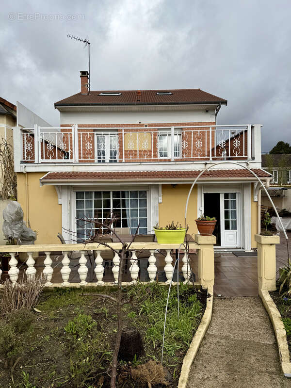 Maison à AULNAY-SOUS-BOIS