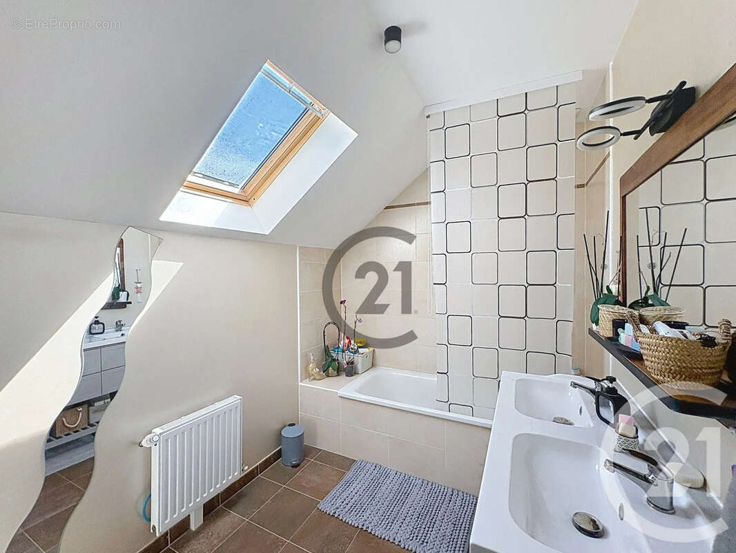 Maison 75 m² à Evry-Gregy-Sur-Yerre  - photo 5