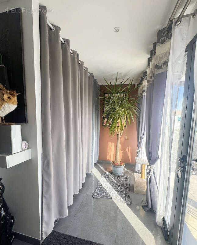 Maison à LA MOTTE-SAINT-JEAN