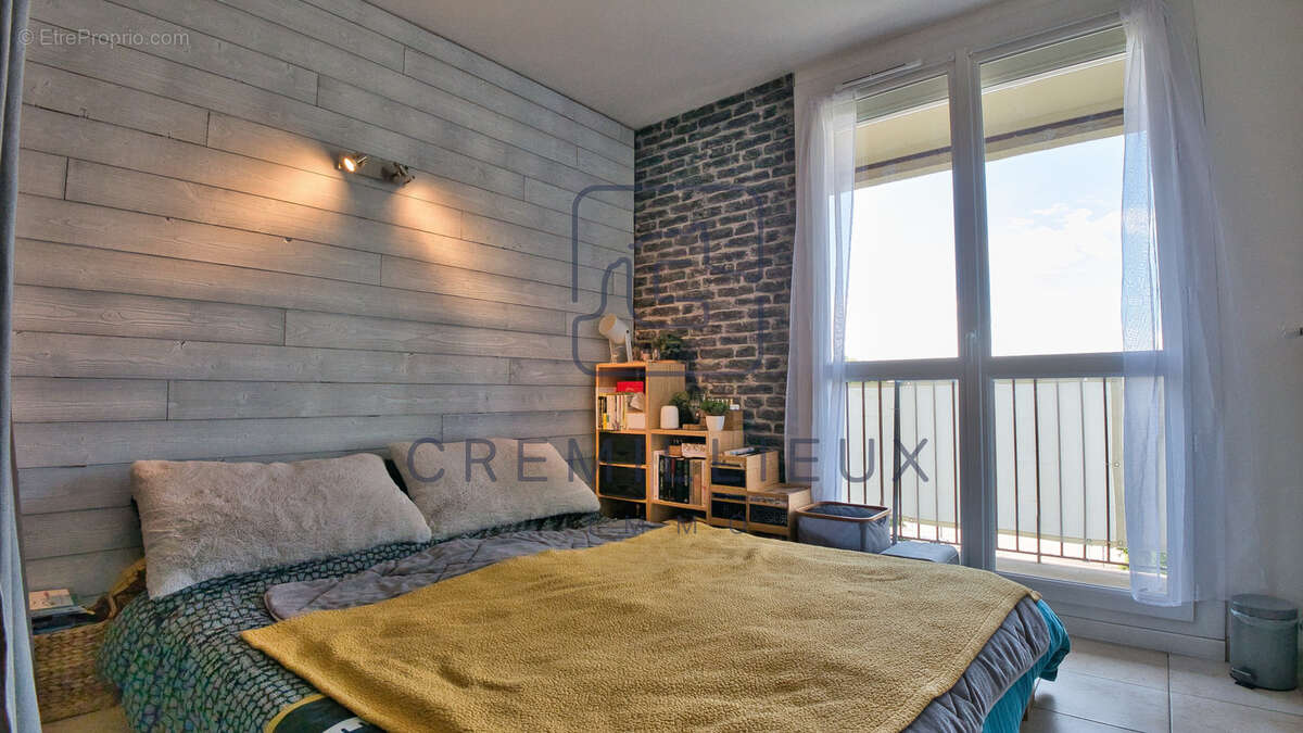 Appartement à GUILHERAND-GRANGES