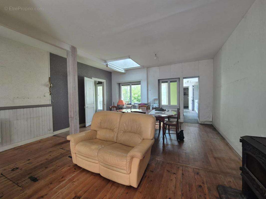 Maison 3 pièces de 80 m2,  Cognac - photo 3