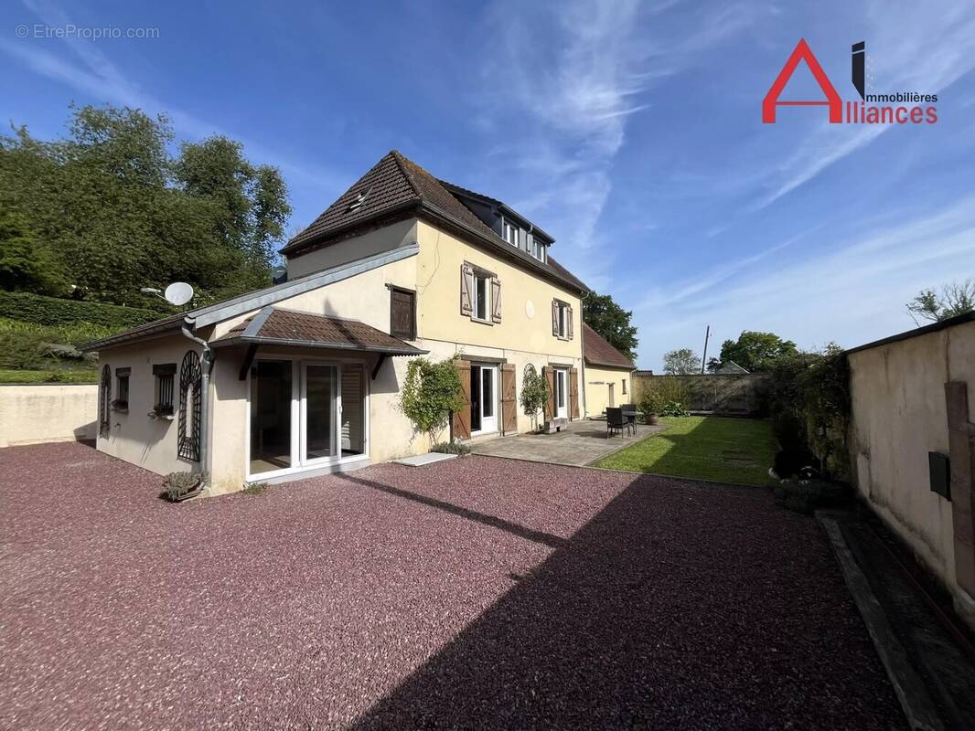 Maison à AVESNES-EN-VAL