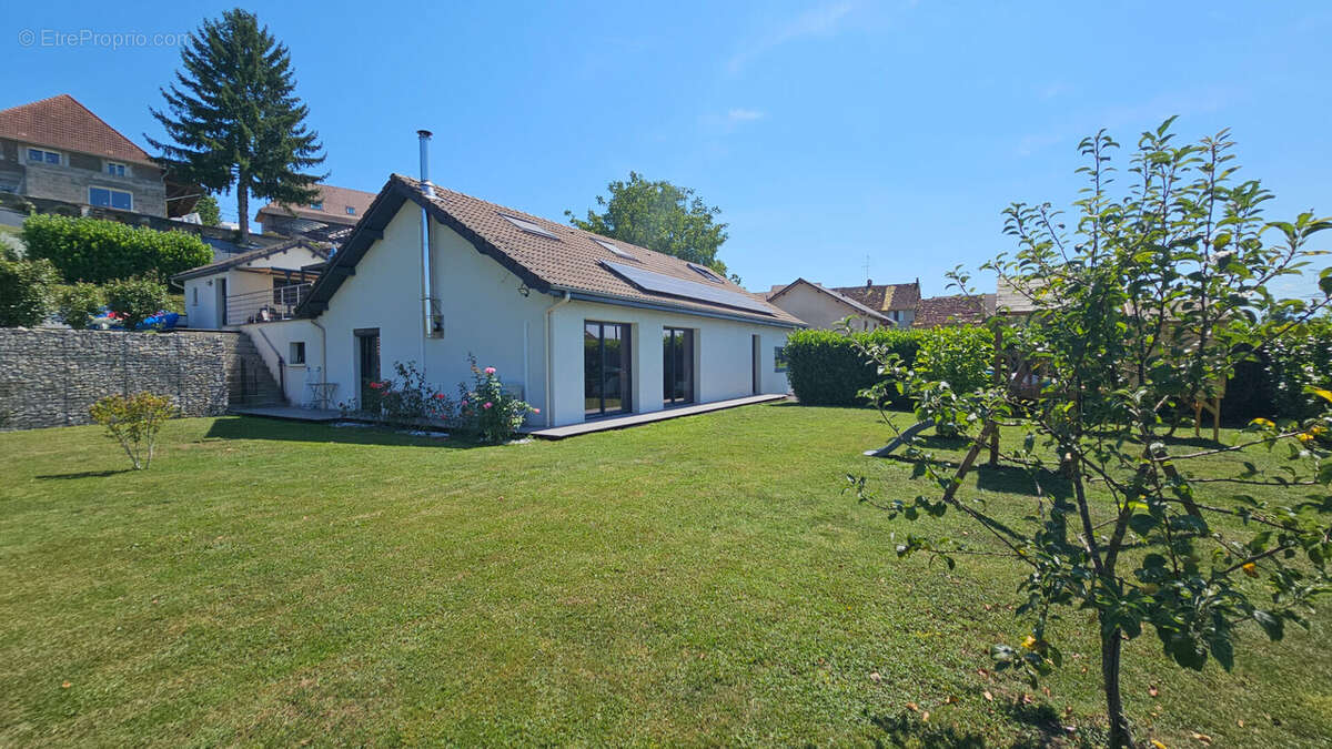 Maison à SAINT-GENIX-SUR-GUIERS
