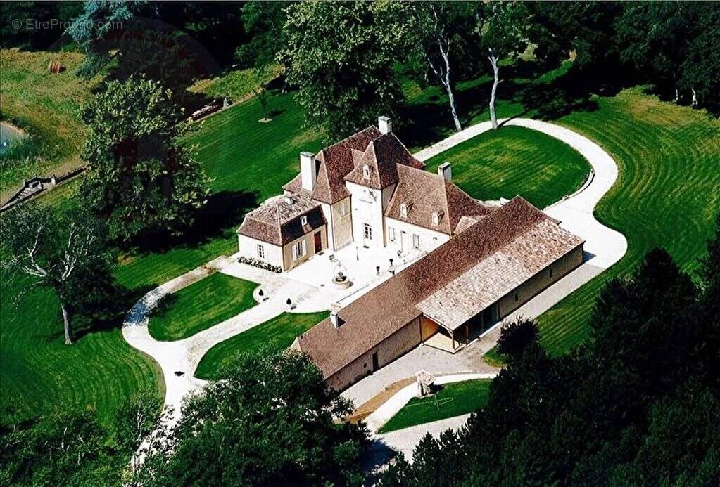 Maison à PRESSIGNAC-VICQ