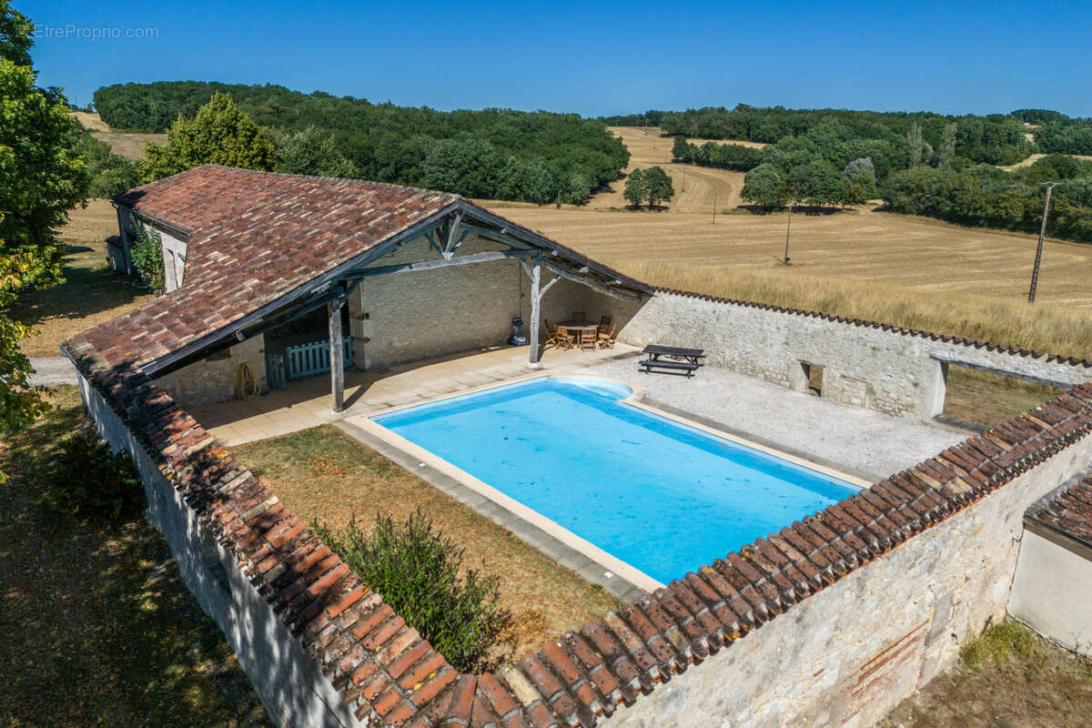 Maison de campagne avec piscine et grange - photo 28