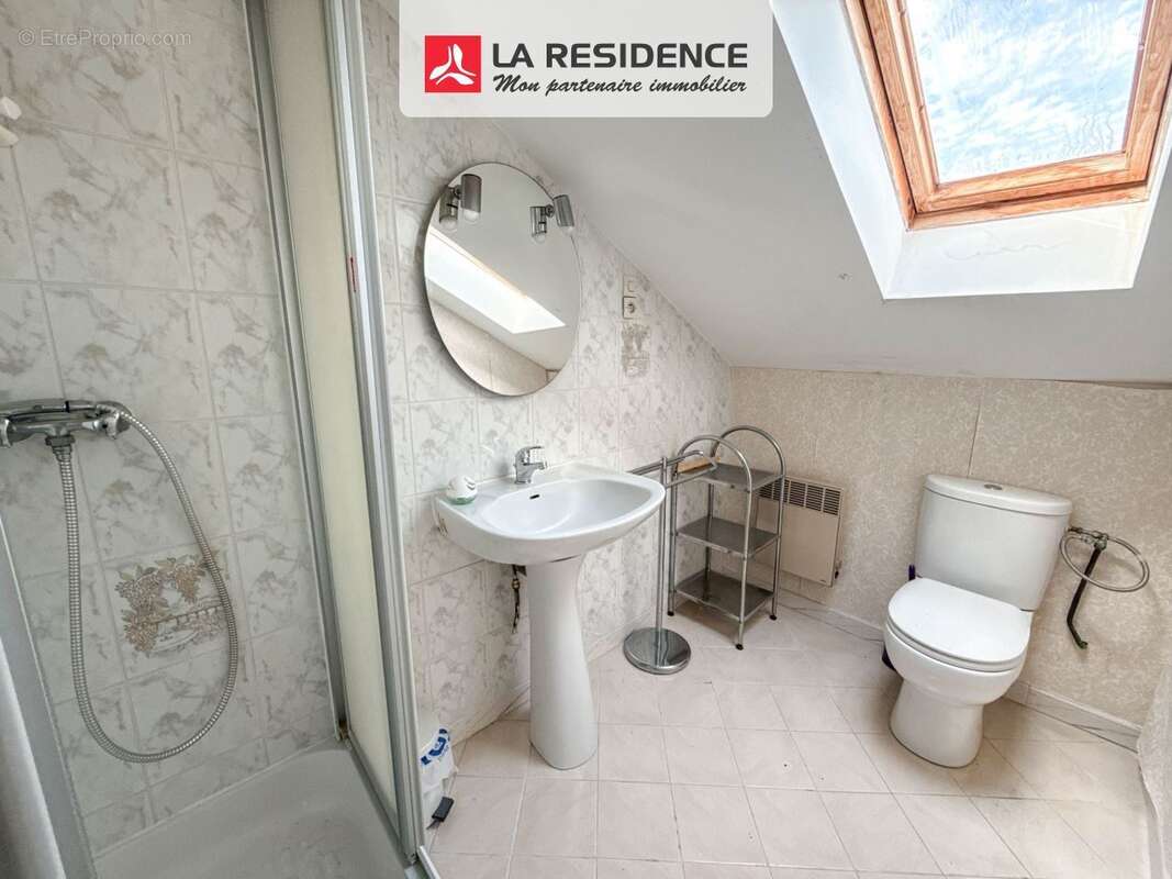 Maison à LE MESNIL-SAINT-DENIS