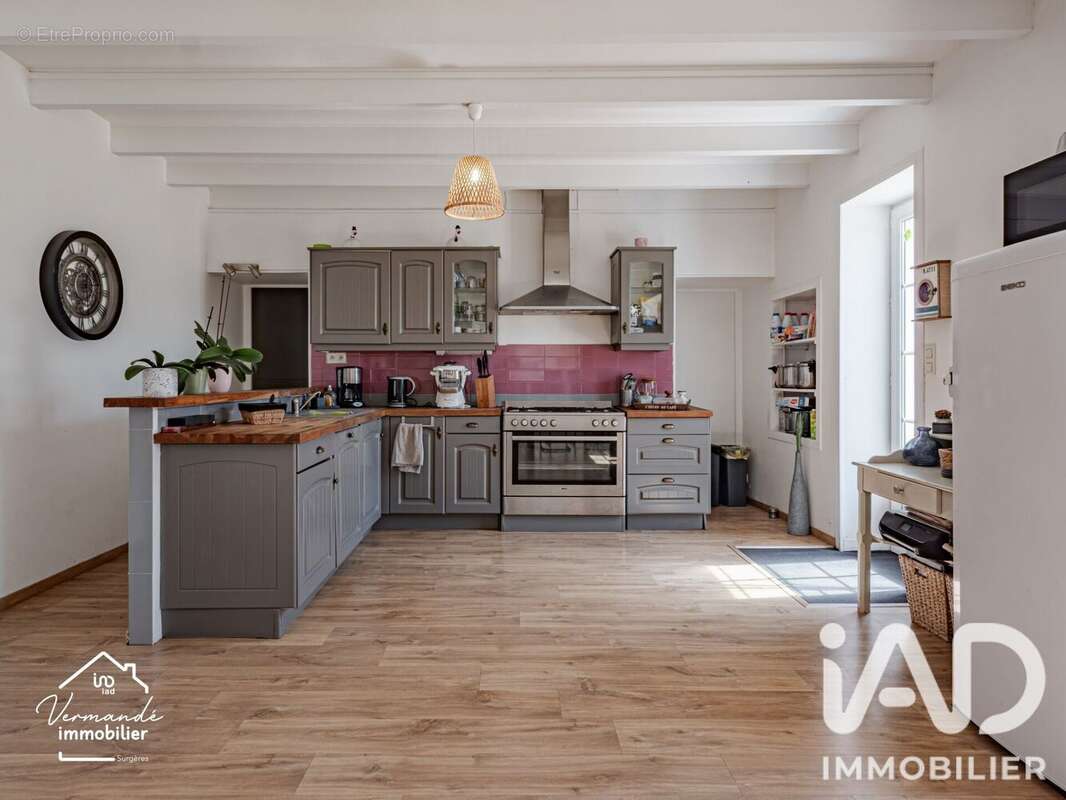 Maison 265 m² à Tonnay-Boutonne  - photo 7