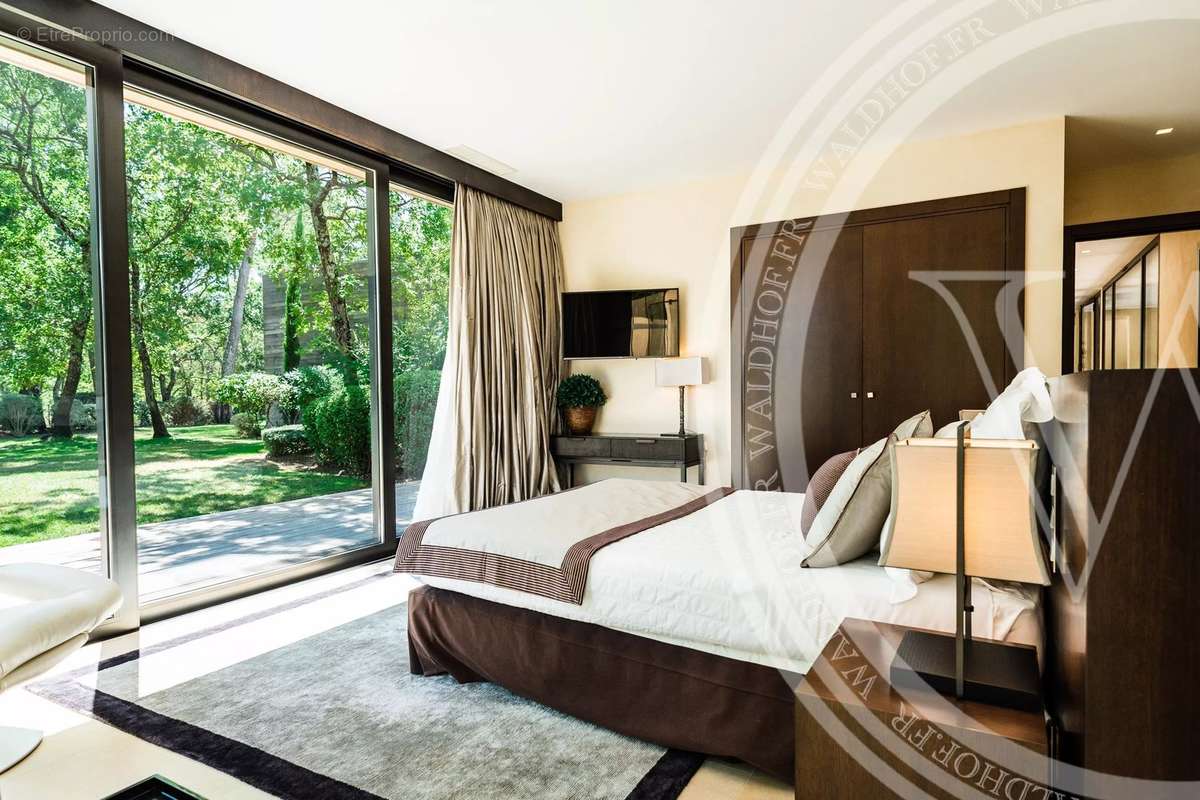 Maison à TOURRETTES