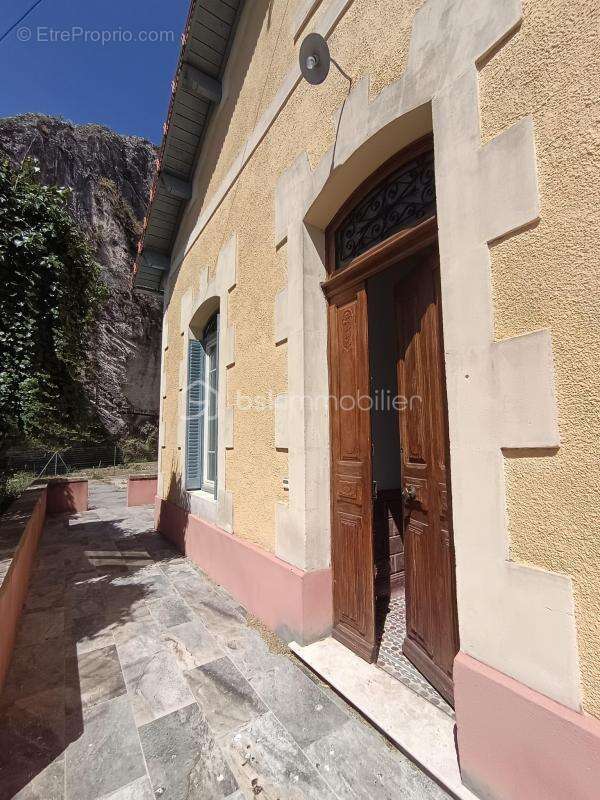 Maison Bourgeoise 140m2 plain pied à flanc de la colline Saint Jacques - photo 11
