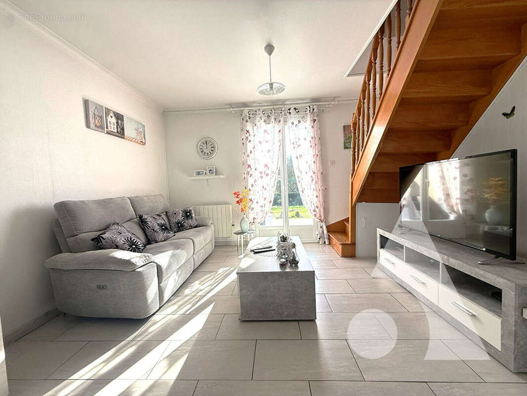 Maison à LA NEUVILLE-ROY