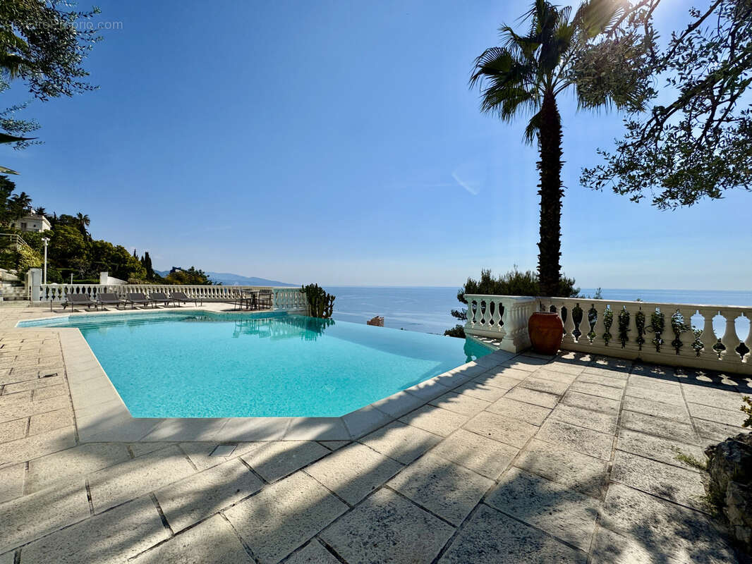 Appartement à BEAUSOLEIL