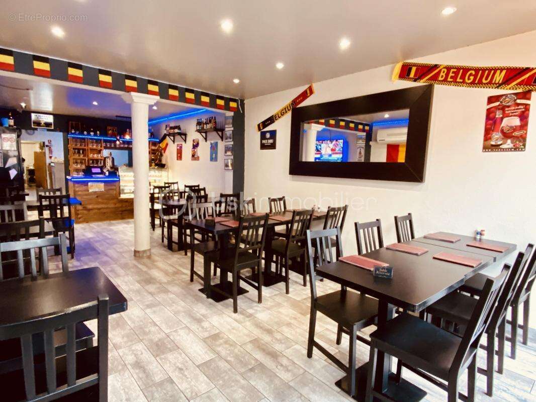 Commerce à PEROUGES