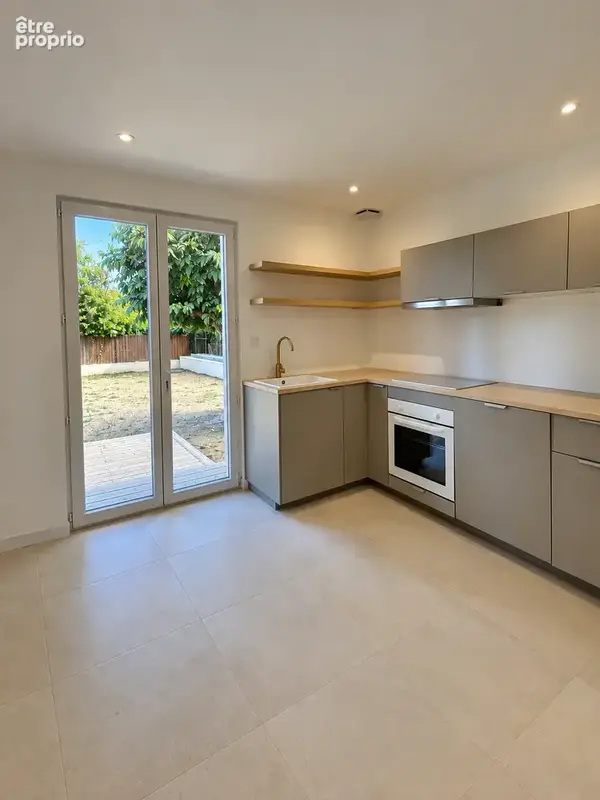 Villa 3 faces plain pied avec piscine - photo 6
