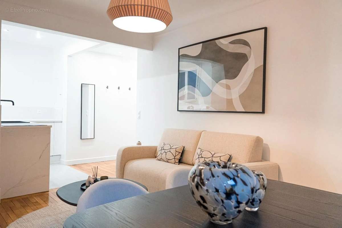 Appartement à PARIS-16E