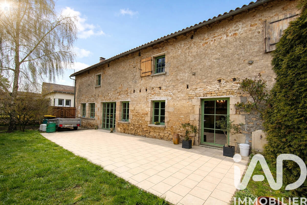 Photo 1 - Maison à CEAUX-EN-COUHE