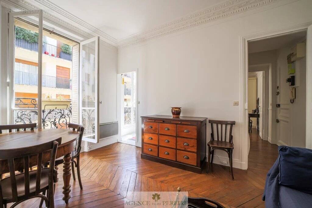 Appartement à PARIS-17E