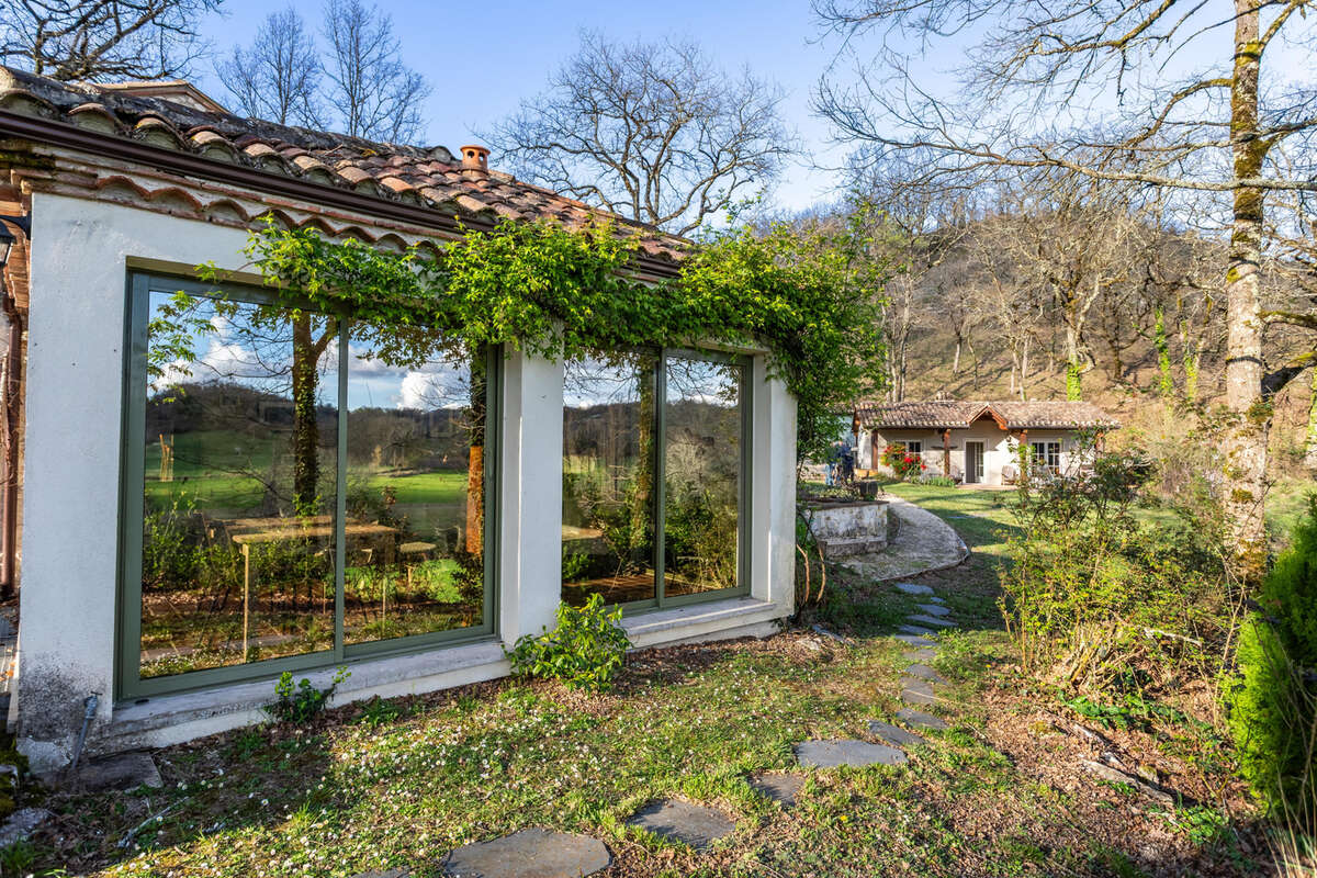 Maison de campagne avec annexe, piscine, dépendances et terrain - photo 24