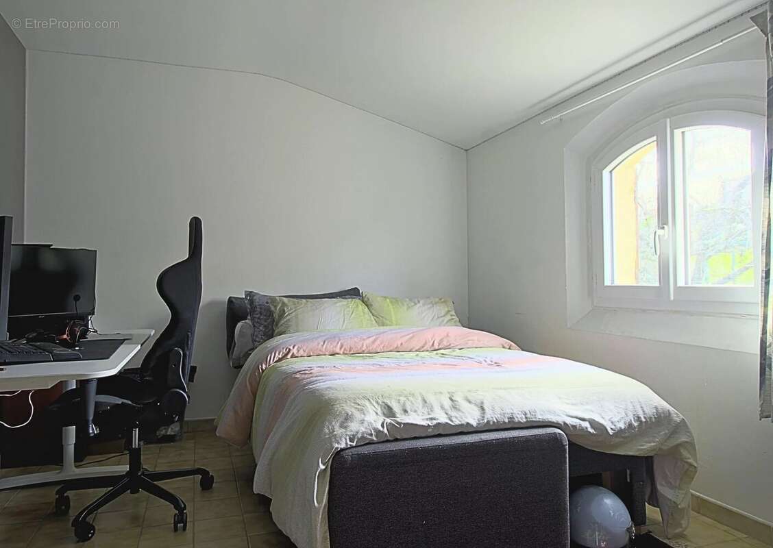 Maison à SAINT-CEZAIRE-SUR-SIAGNE