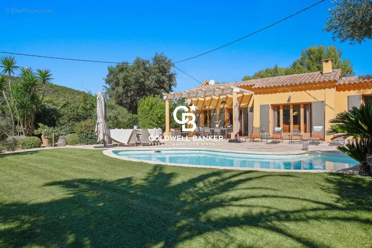 Maison à BORMES-LES-MIMOSAS