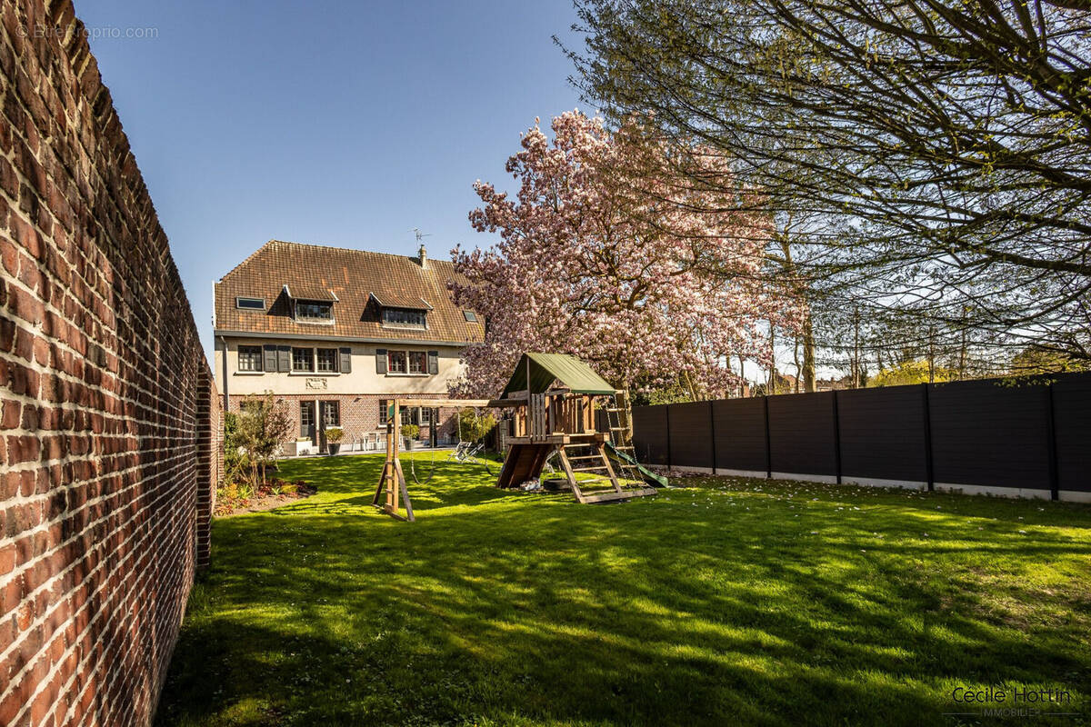 Maison à GONDECOURT