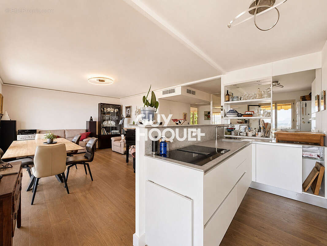 Appartement à MOUGINS