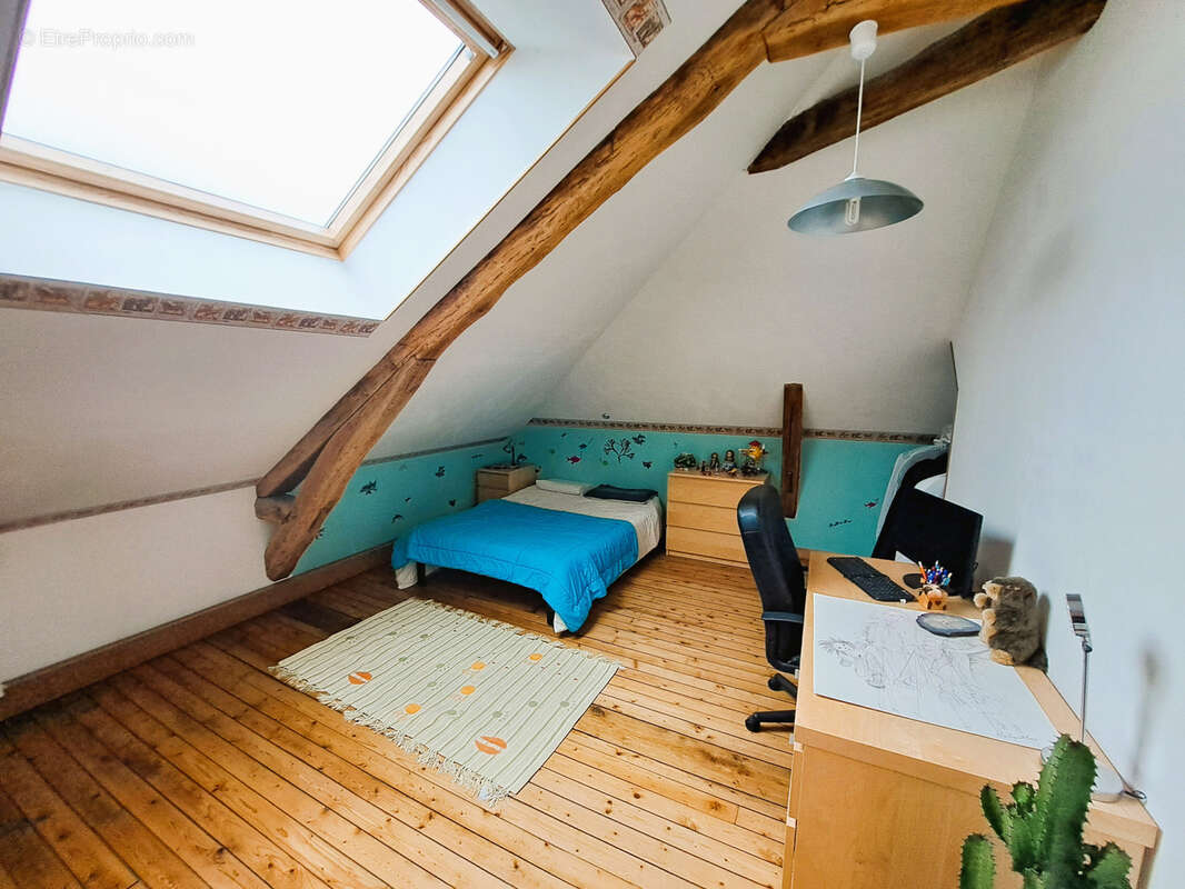 Maison à MONTEREAU-FAULT-YONNE