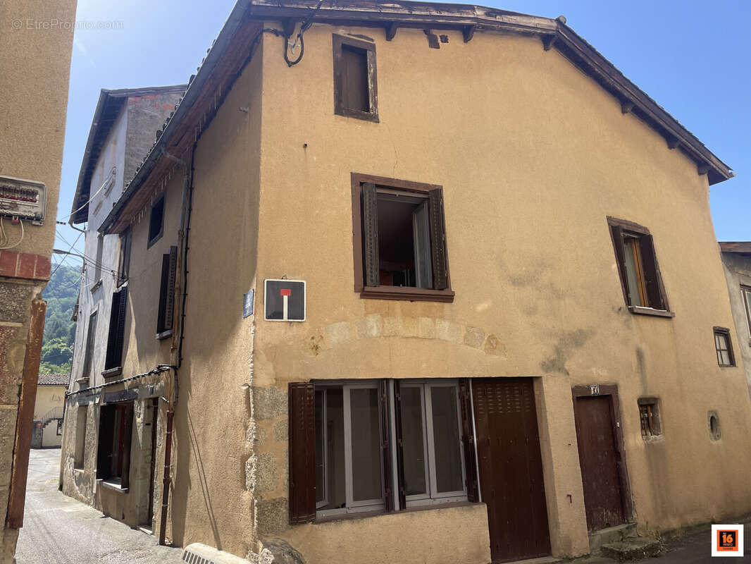 Maison 115 m² à Thiers  - photo 2