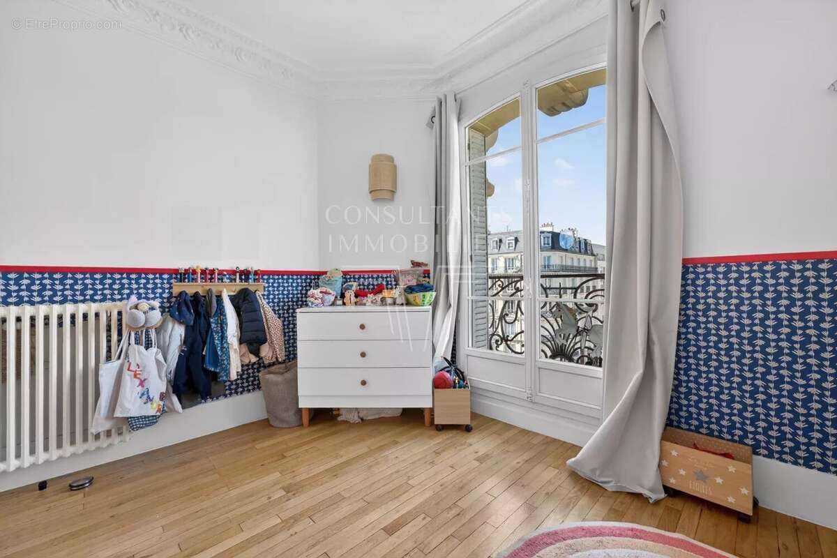 Appartement à LEVALLOIS-PERRET