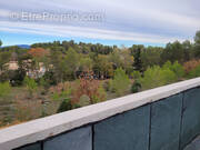 Appartement à SAINT-CLEMENT-DE-RIVIERE