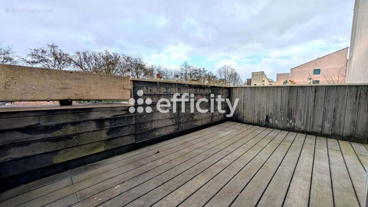 Appartement à LOGNES