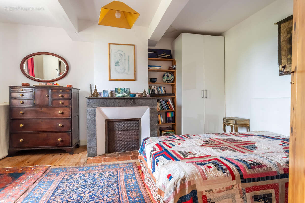 Maison à CHARLAS