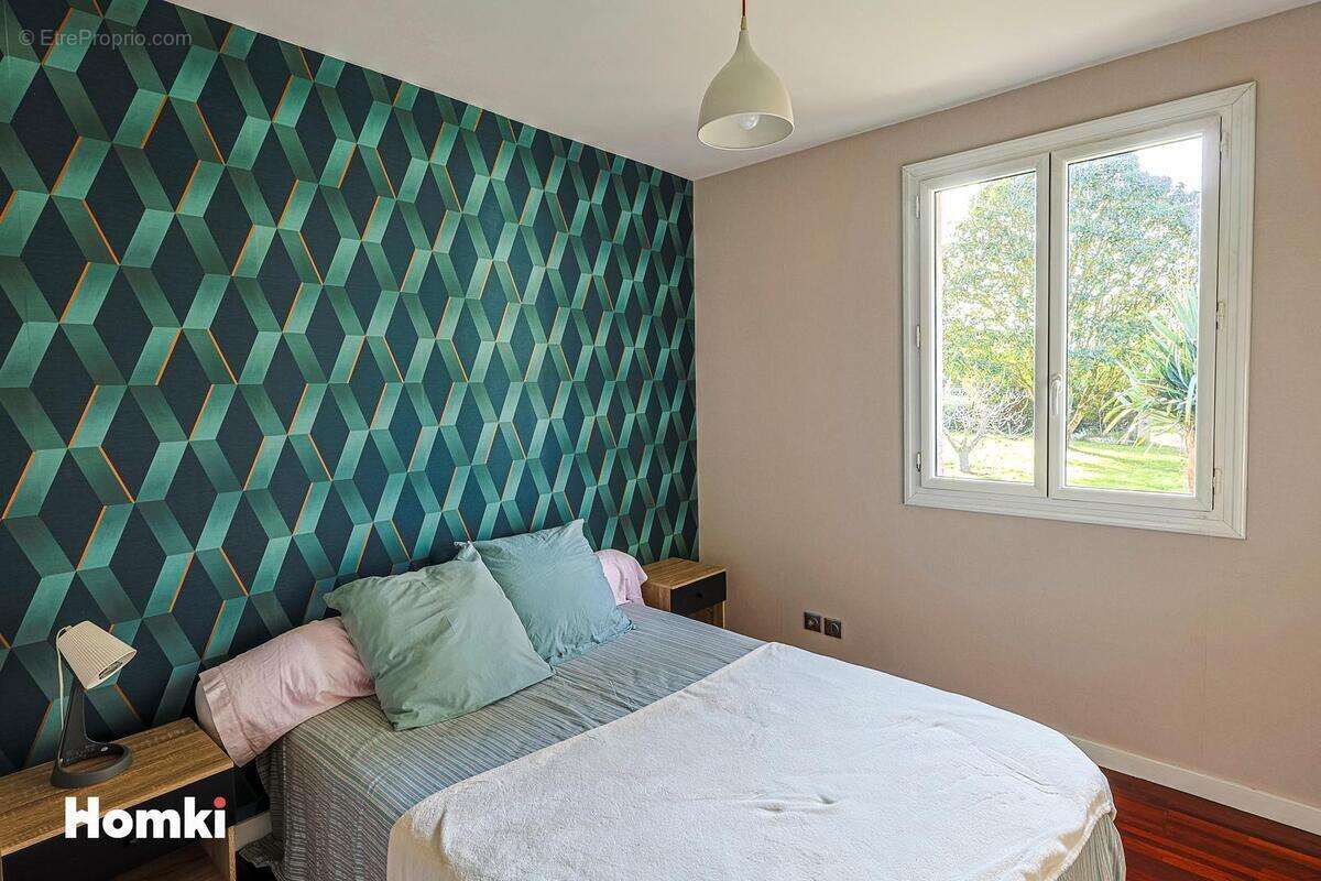 Maison à MONTAIGUT-SUR-SAVE