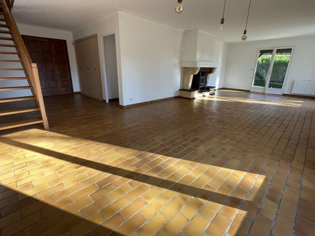 Maison à BONNES