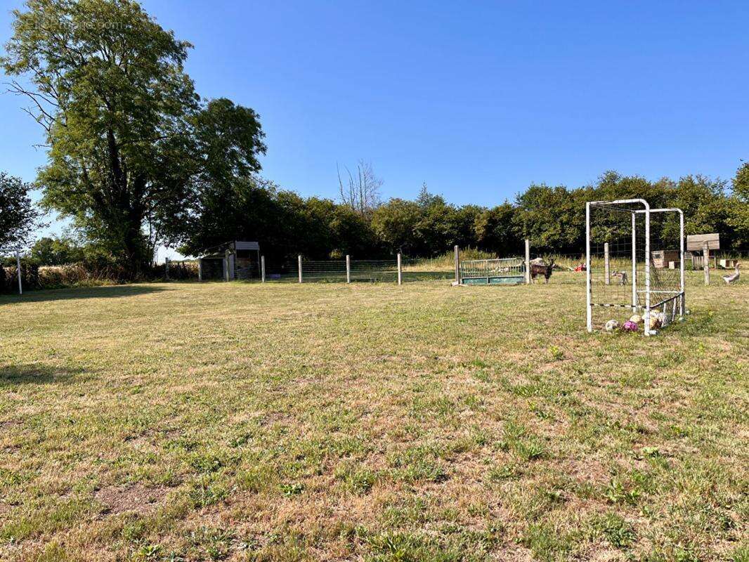 TREPREL superbe terrain de 2320 m2 - photo 4