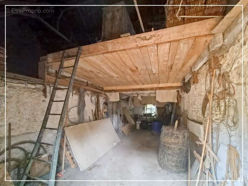 Maison à vendre 8 pièces +  grange PREVERANGES (18) - photo 17